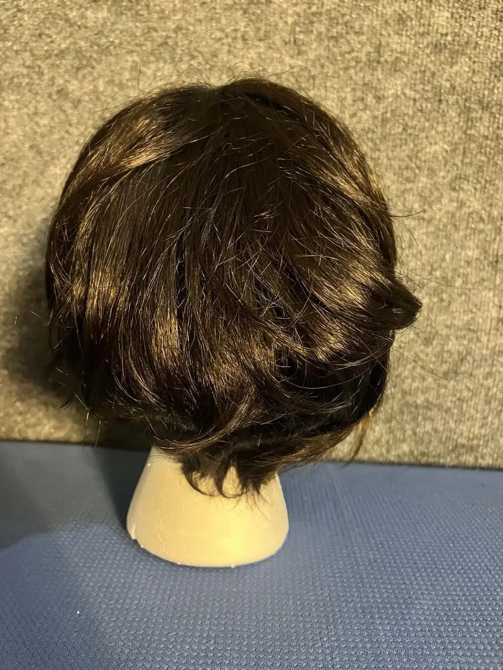 Synthetic Wig Short Layered Bob Brown Highlighted Hair 003-136